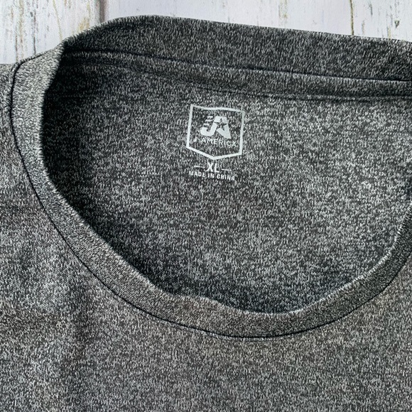 Kids Virginia Tech Hokies Short Sleeve Tee-shirt. Size XL - Picture 2 of 6